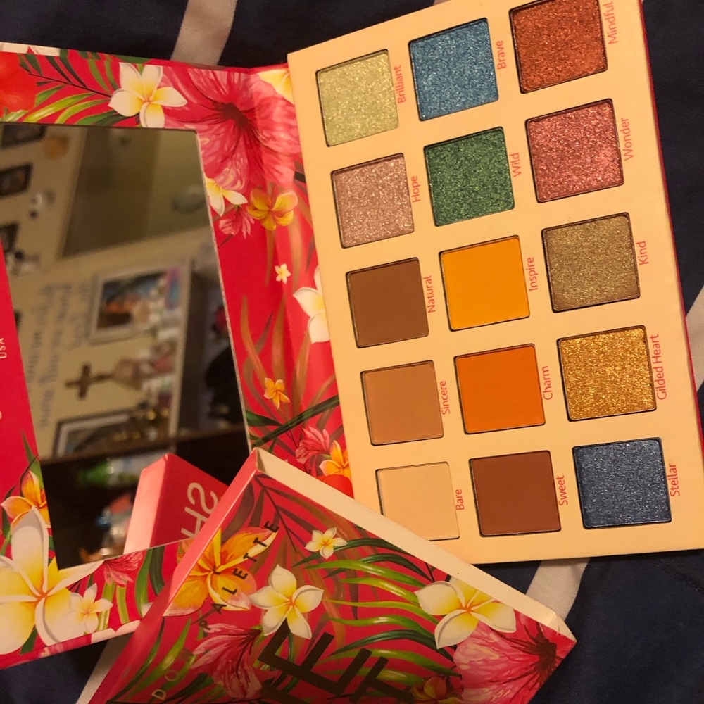 Eyeshadow palette